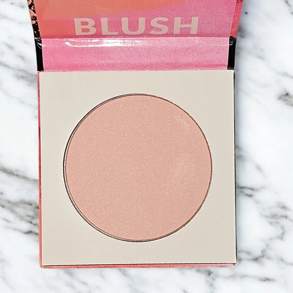 Avon ULTRA COLOUR HD Rouge Matt Kompakt Puder Natural Flush Haut Blush Hyaluron - Bild 2 von 4