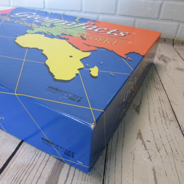 GEOGRAFACTS World Geography Board Game Vintage Complete Educational