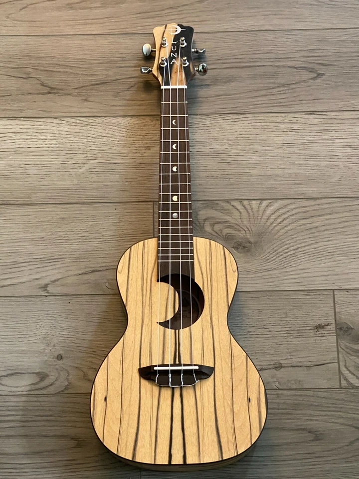 Luna Ukulele Crescent Concert Black/white/Ebony w/gigbag - Image 2 of 4