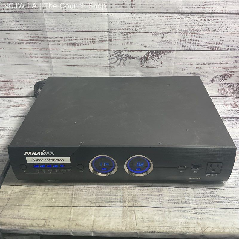 Panamax M5300-PM Black Home/Office Power Line Conditioner Surge Protector
