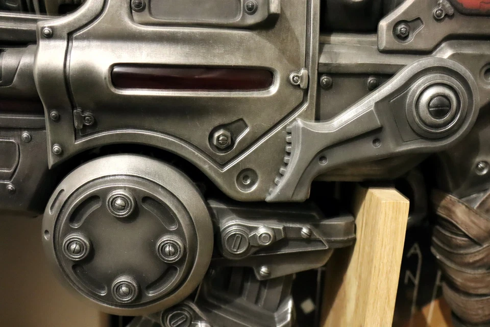 Gears of War Hammerburst II - 1/1 Replica / LED - Epic / TRIFORCE limited to 800 - Bild 3 von 4