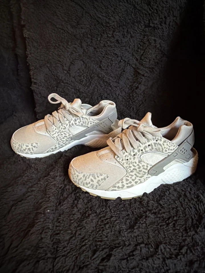 Nike Air Huarache Run SE серый леопард 6Y/7,5 Вт - Изображение 2 из 4