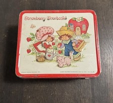 1980 VINTAGE ALADDIN STRAWBERRY SHORTCAKE LUNCHBOX W/THERMOS