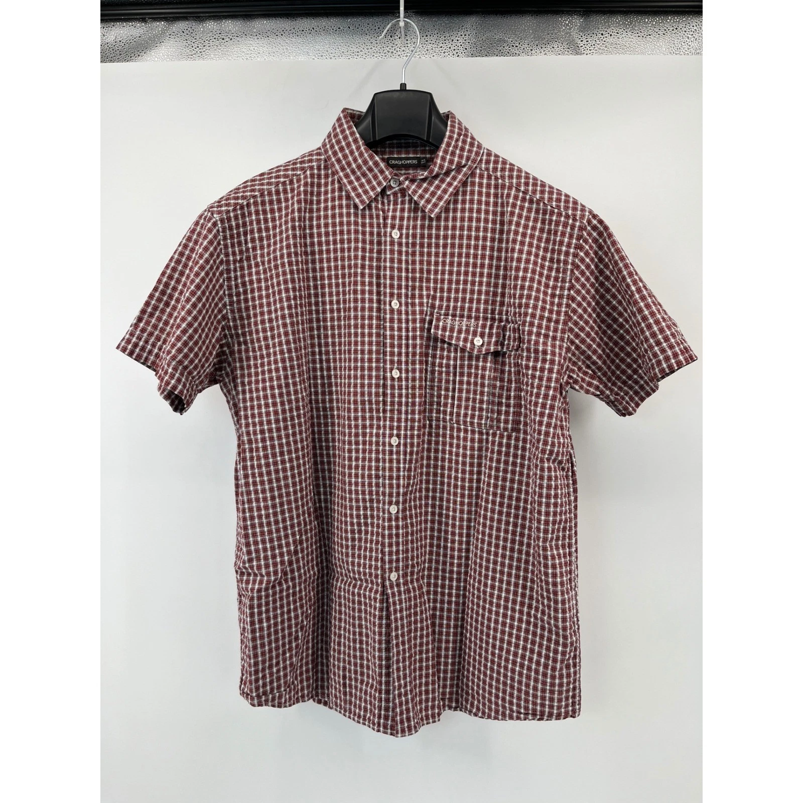 Craghoppers Button Down Shirt Mens XL Red Plaid Seersucker Short Sleeve Hiking
Opens in a new window