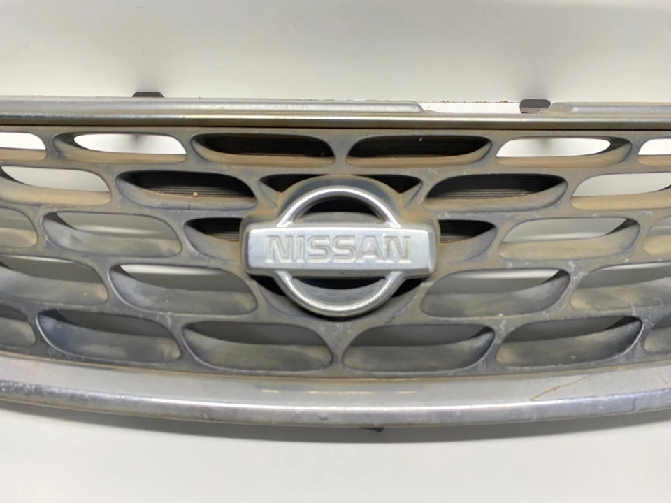 Nissan Sentra 2000-2003 parrilla superior delantera con emblema OEM, 104-58944 Foto 3 de 4