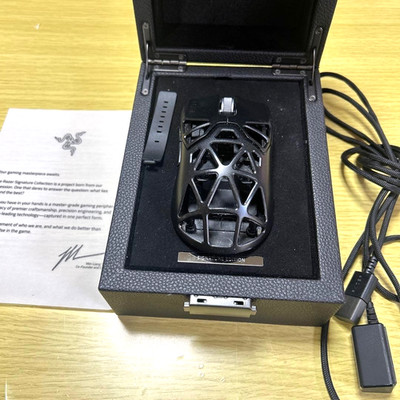 Razer Viper Mini Signature Edition sn 0960 Wireless Gaming Mouse Near Mint