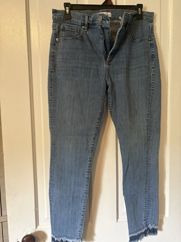 LOFT Women's Blue Medium Wash Curvy Skinny Jeans Frayed Hem 5-Pocket Denim