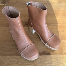 Swedish Hasbeens Women’s Tan Leather Stitchy Ankle Boots Size 40 US 9 NWOB