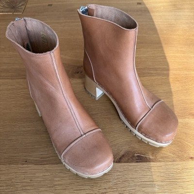 Swedish Hasbeens Women s Tan Leather Stitchy Ankle Boots Size 40 US 9 NWOB