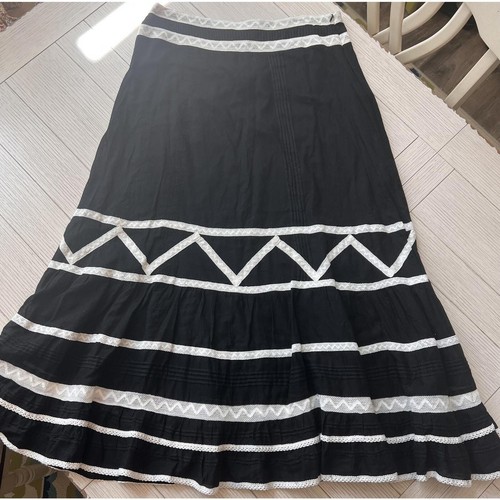 NWT Zara basic cotton full a line skirt. Black and white geometric.Side zip.boho