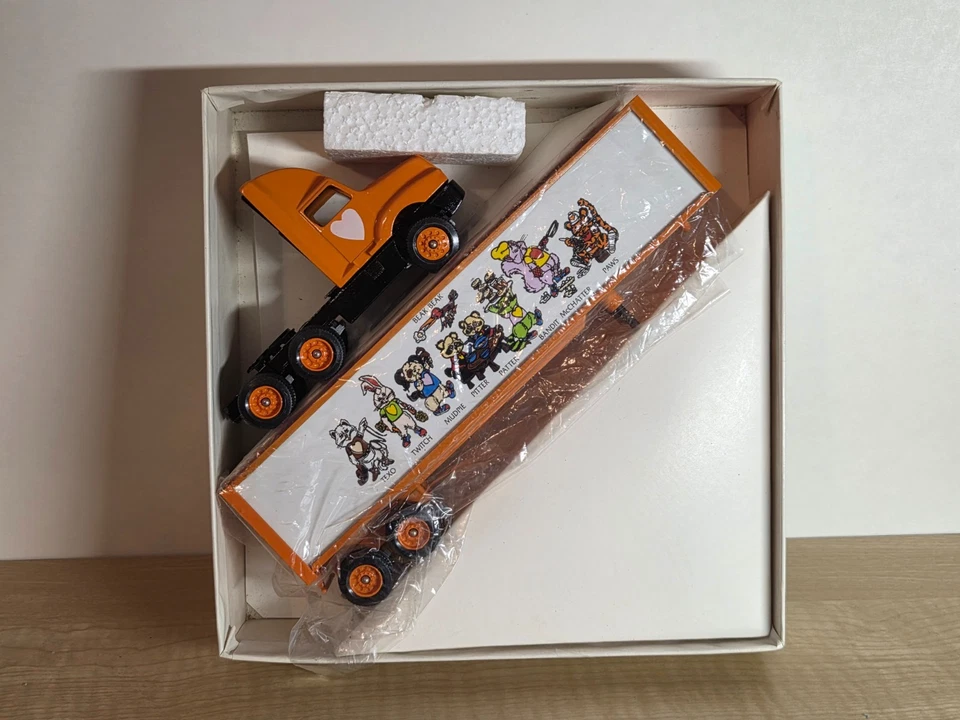 Winross Funimals Semitruck Diecast Model Car from 1993 in original box - Image 3 of 4