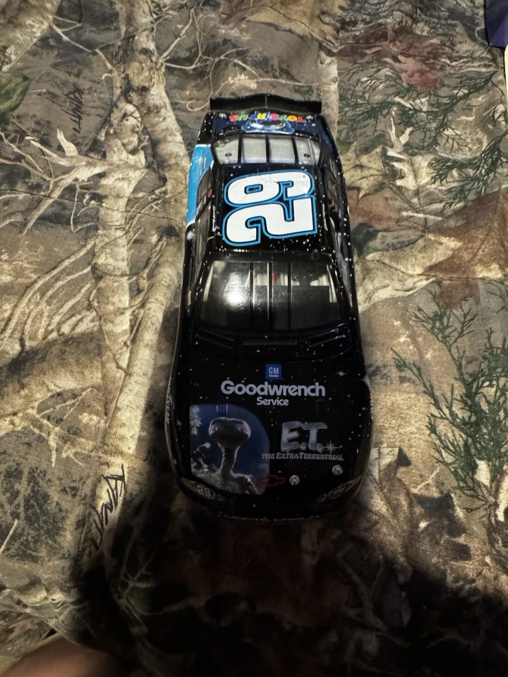 2002 Action Kevin Harvick 1:24 Diecast  #29 Goodwrench Service E.T. - Image 2 of 4
