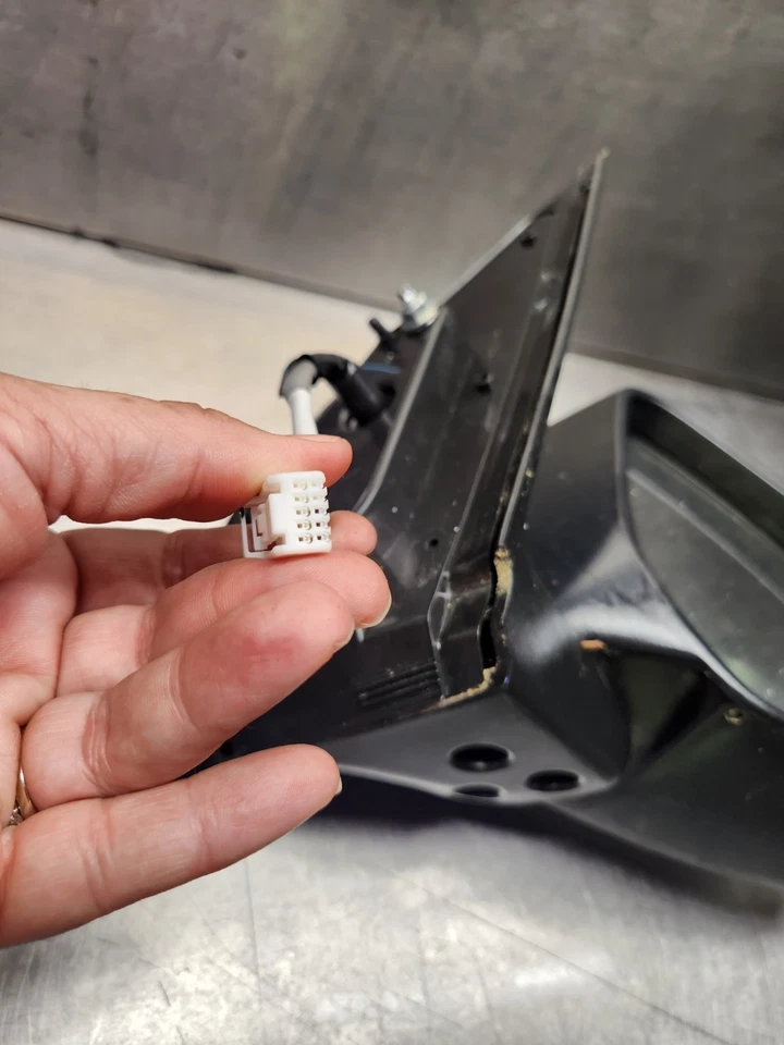 2021-2024 Mitsubishi Mirage G4 Front RH Passenger Door Mirror Assembly White OEM - Image 4 of 4