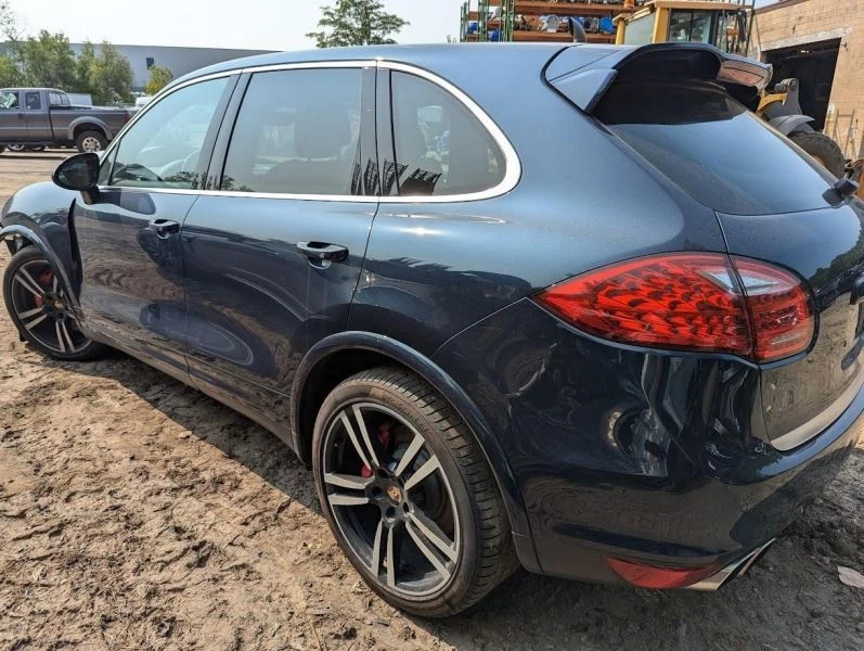 Pinça de driver traseira GTS pintada de vermelho compatível com 11-18 PORSCHE CAYENNE 757510 - Imagem 4 de 4