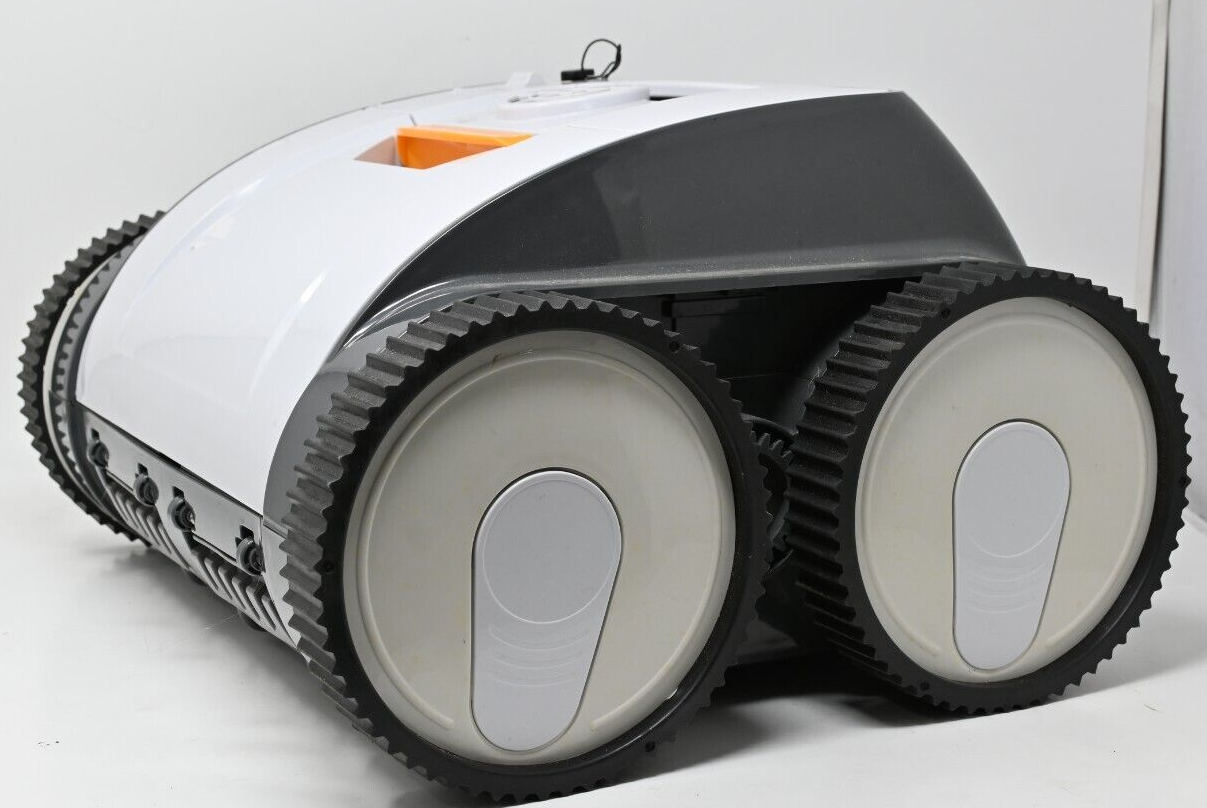 Aiper Smart / Paxcess HJ3172 Auto Robotic Wall Climbing Pool Vacuum