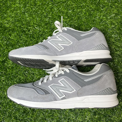 Womens Size 9 Grey Sneakers WL697TRC 