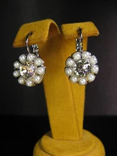 MARIANA JEWELRY EARRINGS FLOWER SWAROVSKI CRYSTALS Clear White Pearl RP Gift