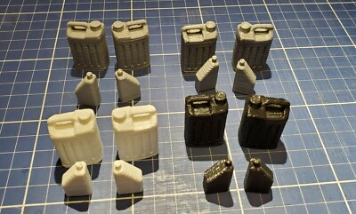 1:10 Scale Model Oil Bottles & Quart Jugs - RC Micro Crawler Garage Accessory