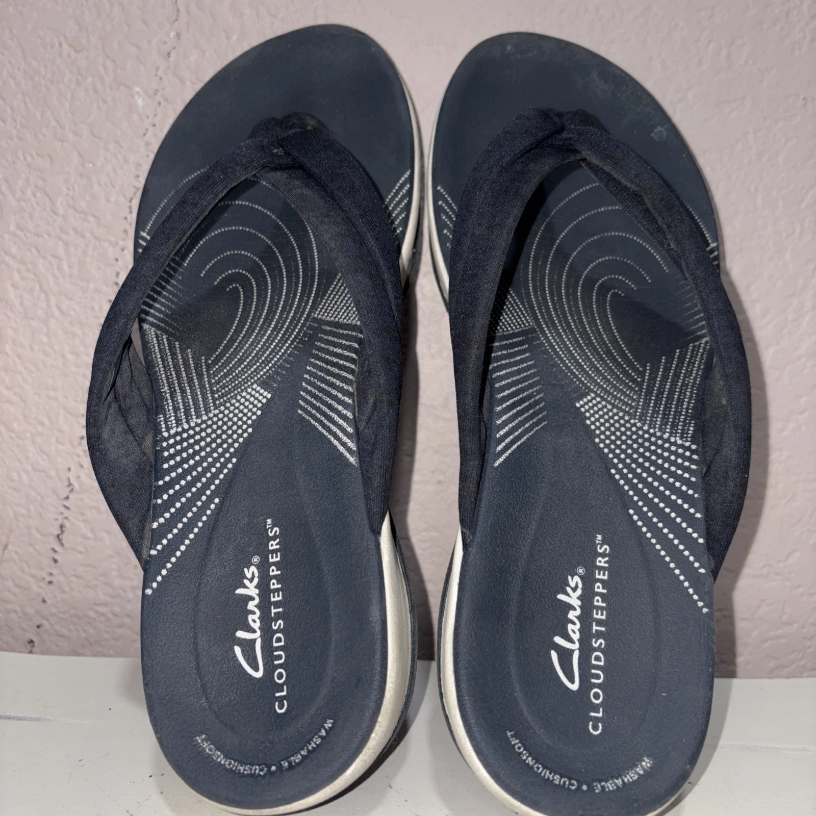 Sandali Clarks Cloudsteppers donna 9M brezza perizoma mare blu navy casual slip on