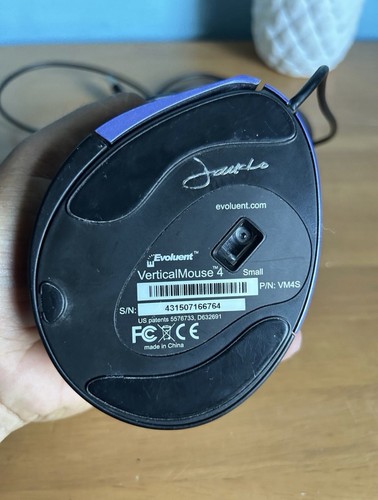 Evoluent VM4S USB Wired Vertical Mouse 4 Purple Right Hand Small Pre-owned - Photo 5/6