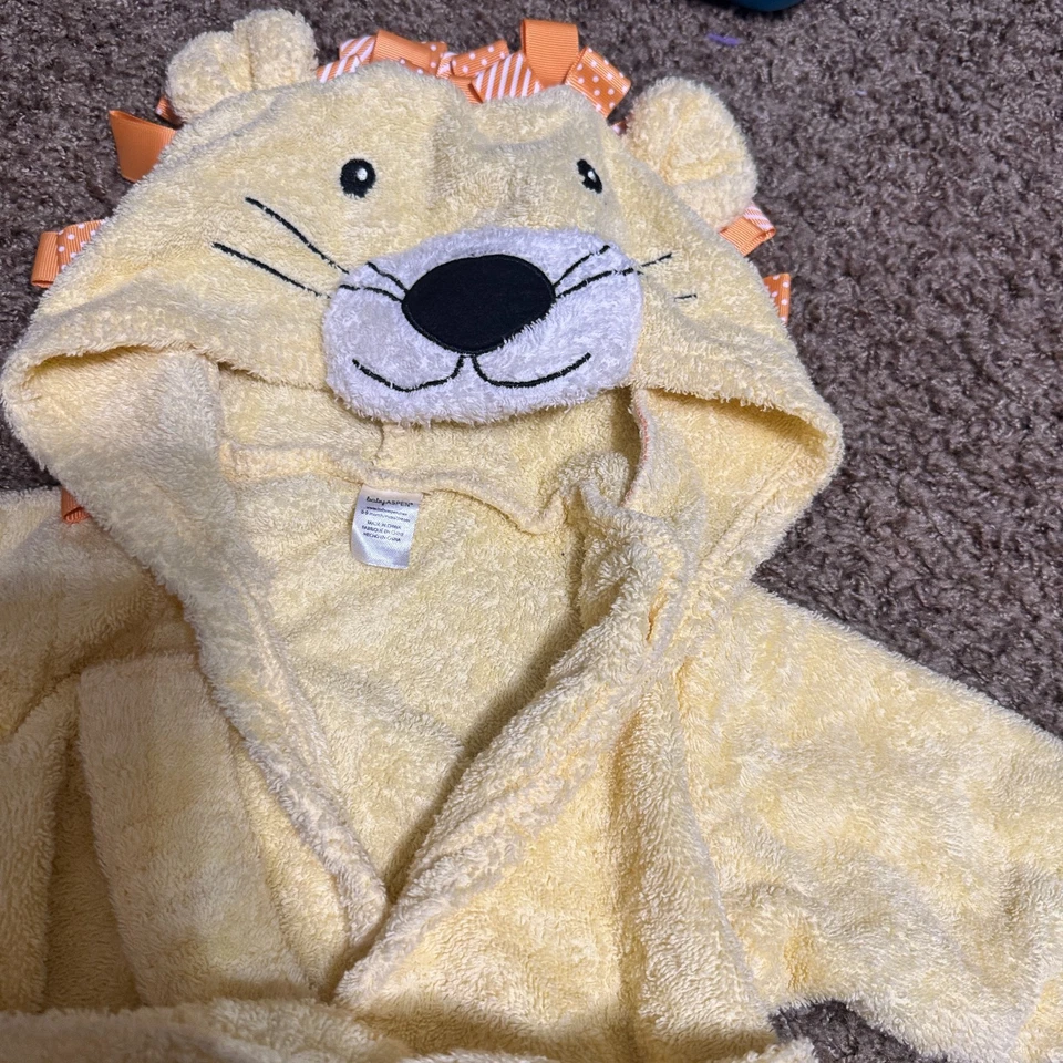Baby Aspen Hooded Towel Terry Cloth Robe Yellow Lion w/ belt sz 0-9 mos - Image 2 of 4