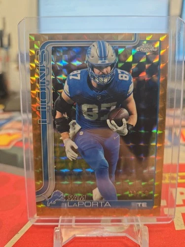 2025 Topps Chrome Football Sam Laporta /50 GOLD Geometric Refractor KH2