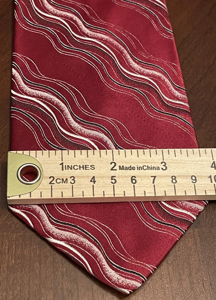 Corbata de cuello Piattelli roja platino 100 % seda para hombre hecha en China Foto 4 de 4