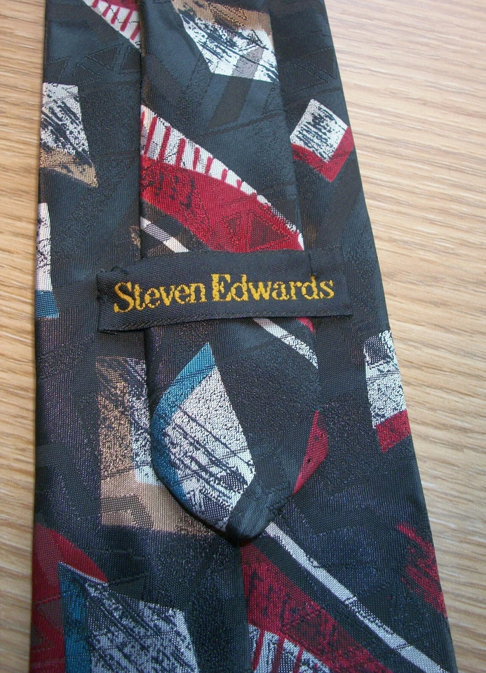 Corbata abstracta negra, roja y azul para hombre Steven Edwards 57" L x 3,5" W (D580) Foto 4 de 4