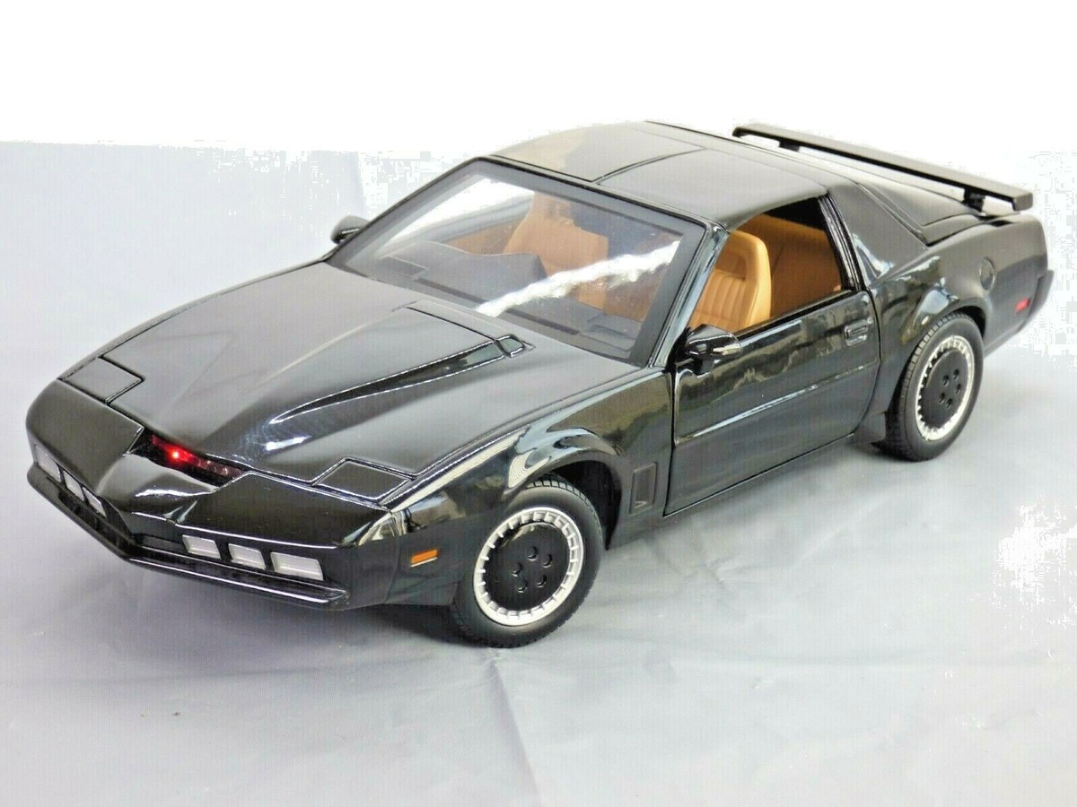Knight Rider 1/18スケールミニカー ブラック Ertl Knight Rider K.I.T.T Car Model, Scale 1:18 - Black for sale