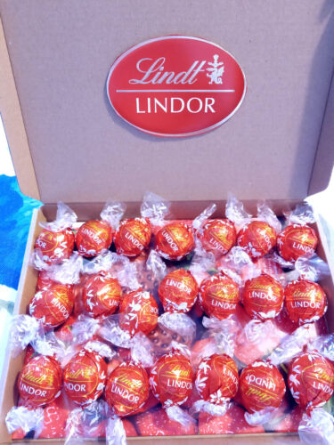 21x Lindt Lindor MILK CHOCOLATE TRUFFLES ❤️LINDT Chocolate Hamper Gift Box 275g - Picture 1 of 4