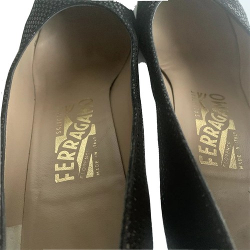 Salvatore Ferragamo schwarz Leder gemustert Pumps Zehenkappe Made in Italy Gr. 8 B - Bild 9 von 12