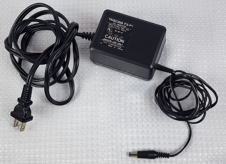 原始设备制造商 TASCAM PS-P1 交流电适配器输入:AC120V 60Hz,15W。 输出: DC 15V, 400mA TEAC — 第 2/4 张图片