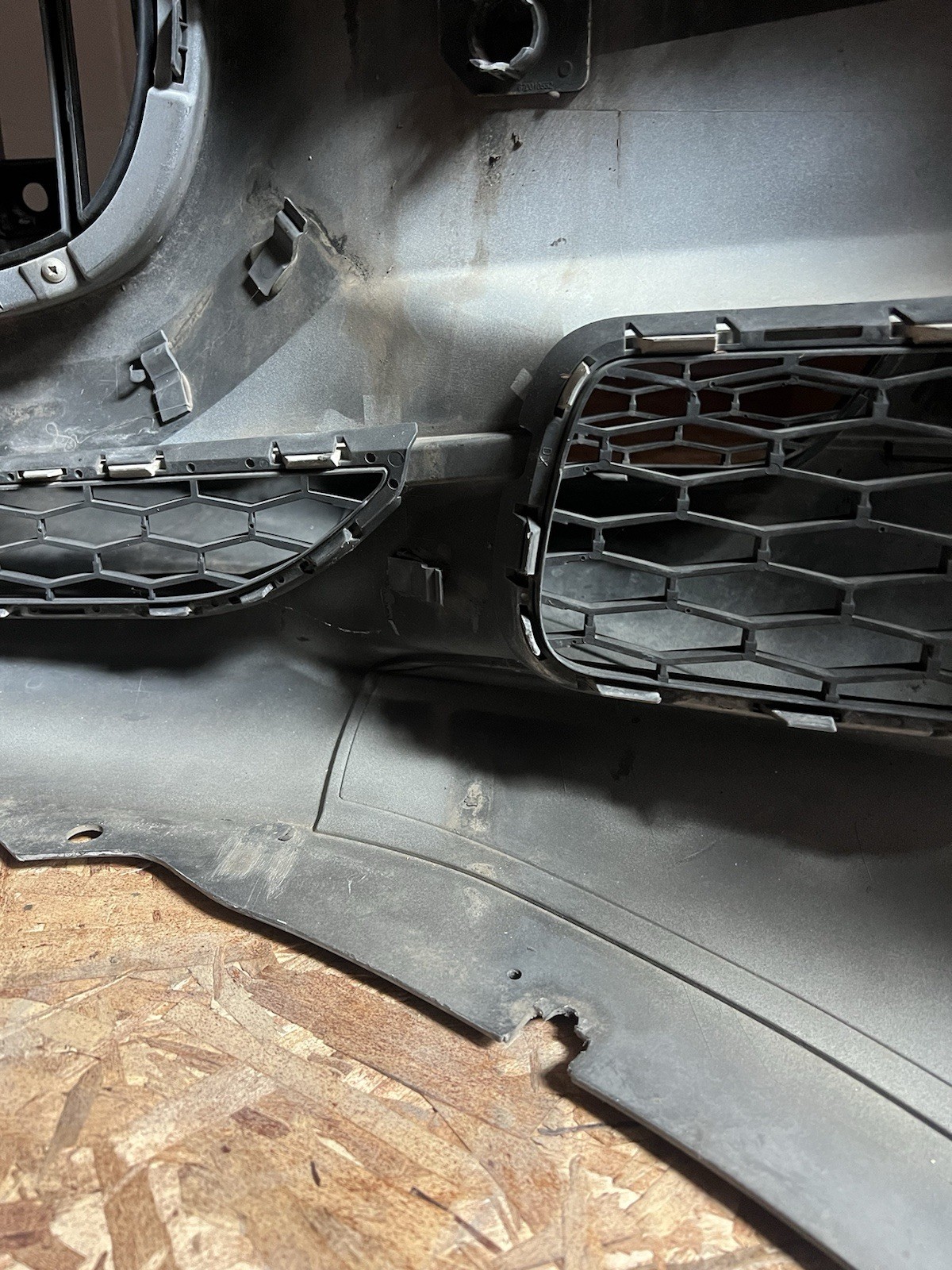 2014-2016 Maserati Quattroporte Front Bumper Cover With Upper Lower Grilles OEM
