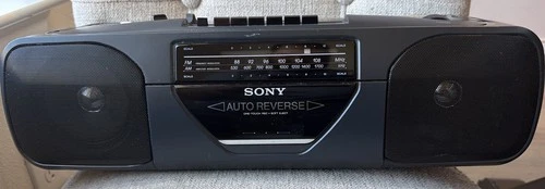 Vtg 80s Sony Boombox AM FM Radio Cassette Player CFS-202 Tested & Working VGC