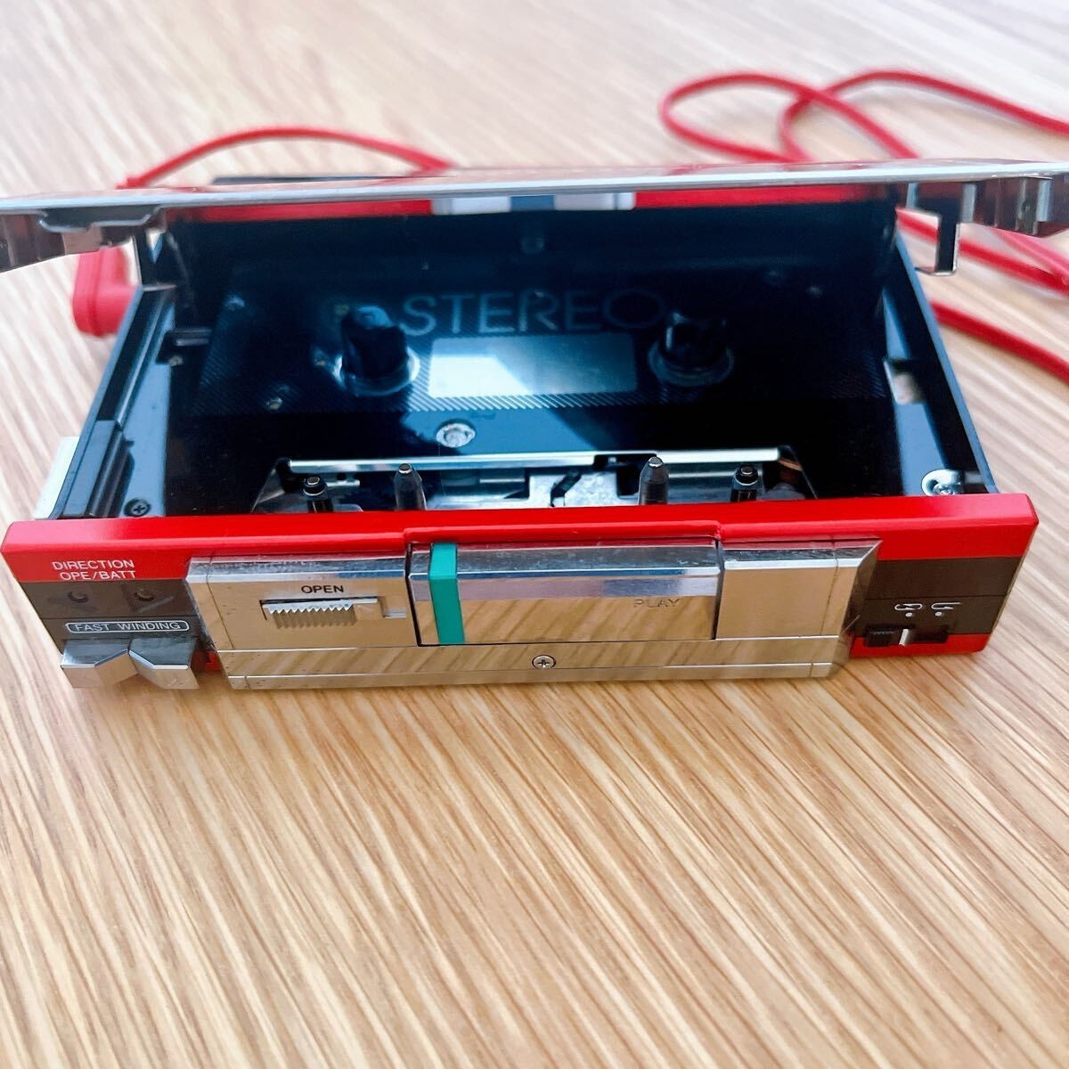 激レア SANYO JJ-P1 カセットプレーヤー レッド SANYO JJ-P1 Vintage Portable Cassette Player Red Rare Color