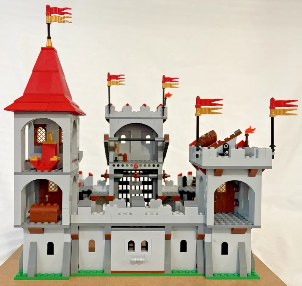 LEGO 7946 королевский замок - полный замок с семью минифигурками. См. описание - Изображение 3 из 4