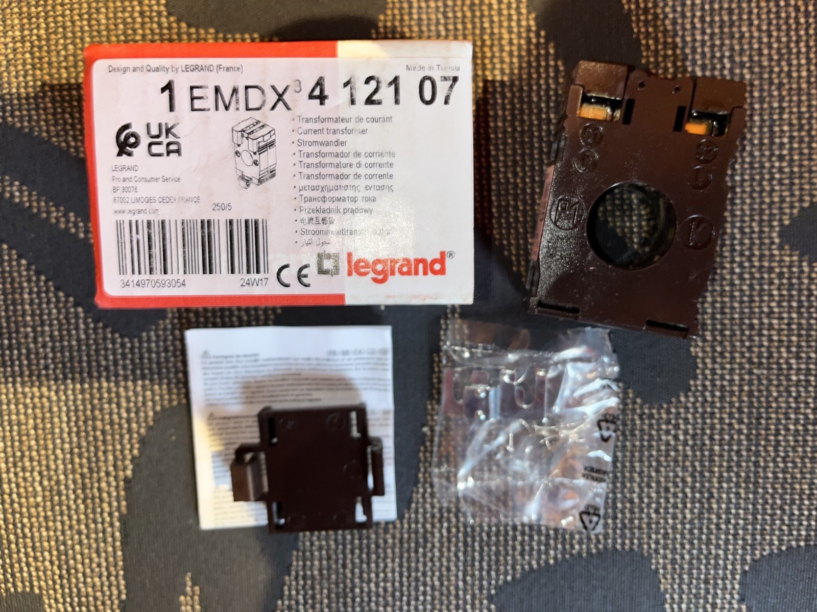 Transformateur de courant Legrand EMDX3 412107 rapport 250/5A pour tableau électrique
