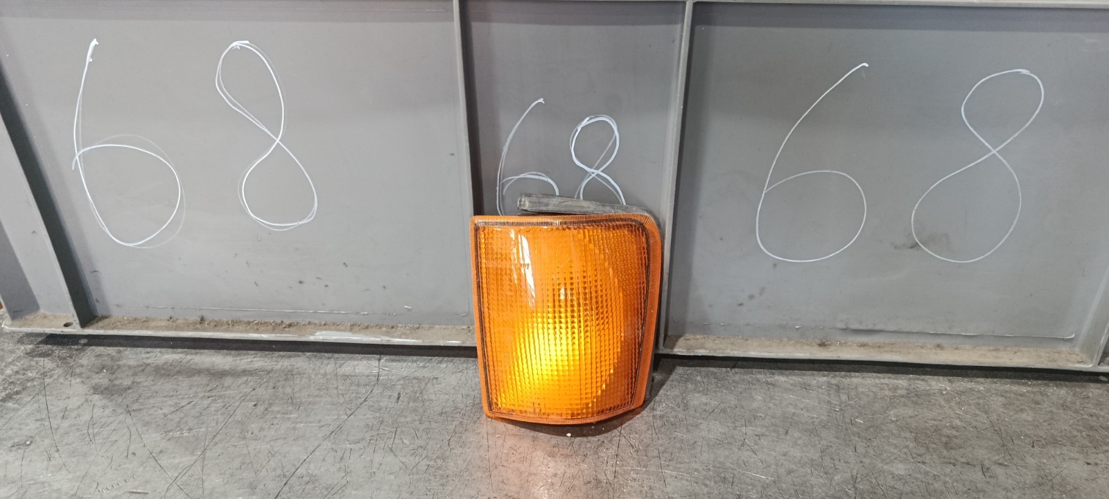 VW Scirocco II 53B Front Left Turn Signal Light 1981-1992 Orange Chrome 12V
