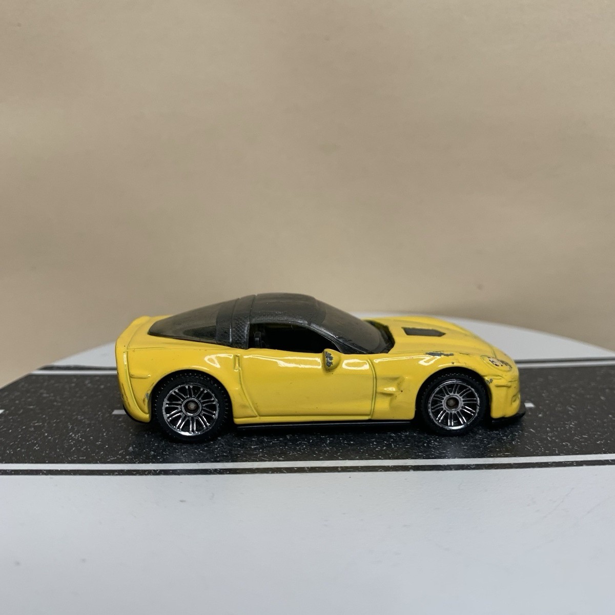 2008 Matchbox Chevy Corvette ZR1 C5 Yellow w/Silver Split 10 Spoke