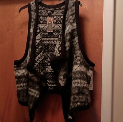 NWT Karen Kane Reversible Vest Gray Black White Plus 2X Sleeveless