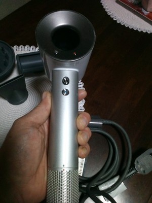 100% Genuine Dyson Supersonic Hair Dryer HD01 Silver White with 3 attachments!!!