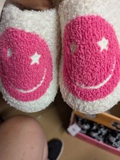 Plush Ladies Slippers Small 5-6 Pink Smiley Design