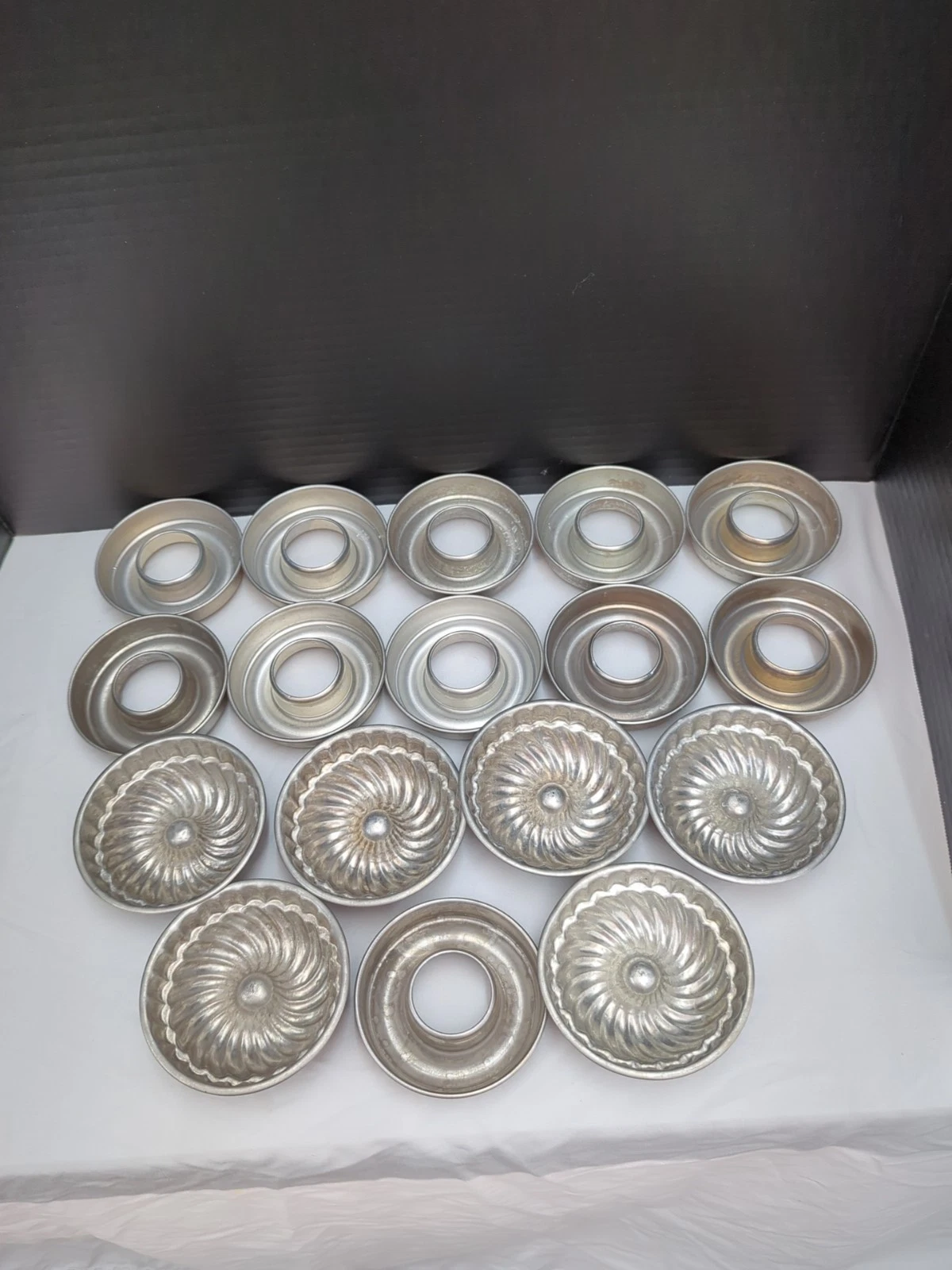 Vintage Aluminum 6 Mini Swirl Bundt Cake Jello Pans And 12 Cake Jello Molds