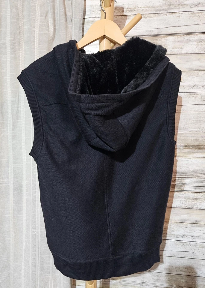 Mens Armani Exchange Faux Fur Lined Hoodie Vest size small - Image 2 of 4