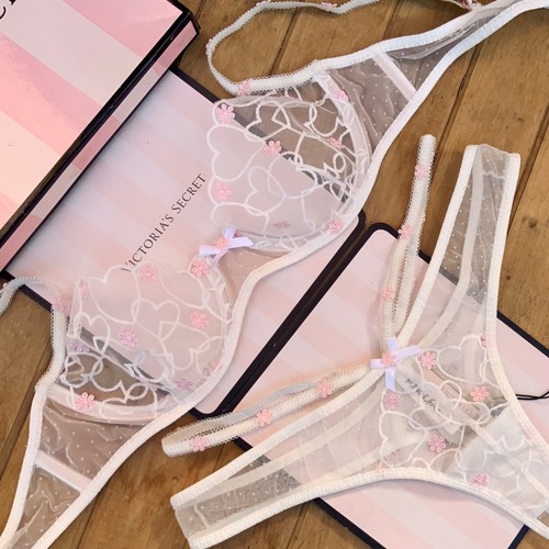  Victoria's Secret FOR LOVE & LEMONS ungefüttertes Tanga-Träger-Set Liebesbrief M/S - Bild 1 von 12