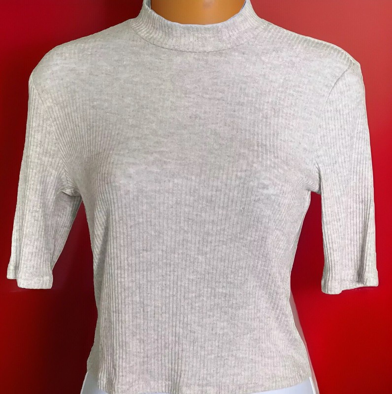 *EXPRESS* Light Gray Mock Neck Ribbed Shirt - NEW - Size Medium