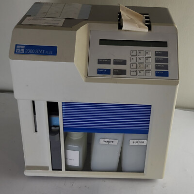 YSI 2300 STAT Plus Glucose Lactate Analyzer 2300D ~ Powers On