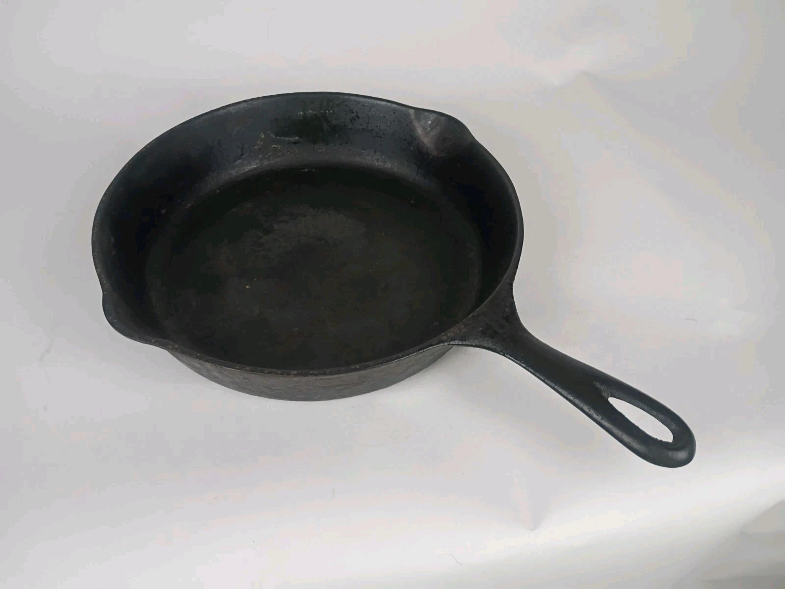 Vintage Wagner Ware Sidney -O- 1058 E No. # 8 Cast Iron 10 Inch Skillet