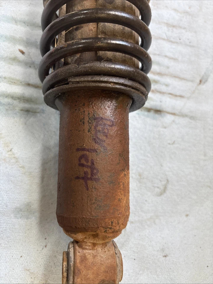 Amortiguador trasero izquierdo John Deere Gator HPX 615 2006 310 Foto 4 de 4