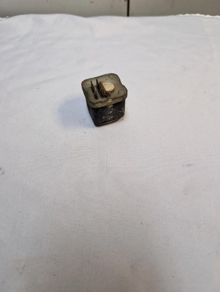 79 YAMAHA XS400 2F XS1100 RELÉ 2H7-81950-10-00 Foto 3 de 4